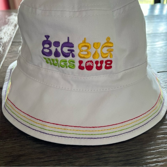 Pride Teletubbies Reversible Cow Print Bucket Hat Rainbow - Picture 4 of 6